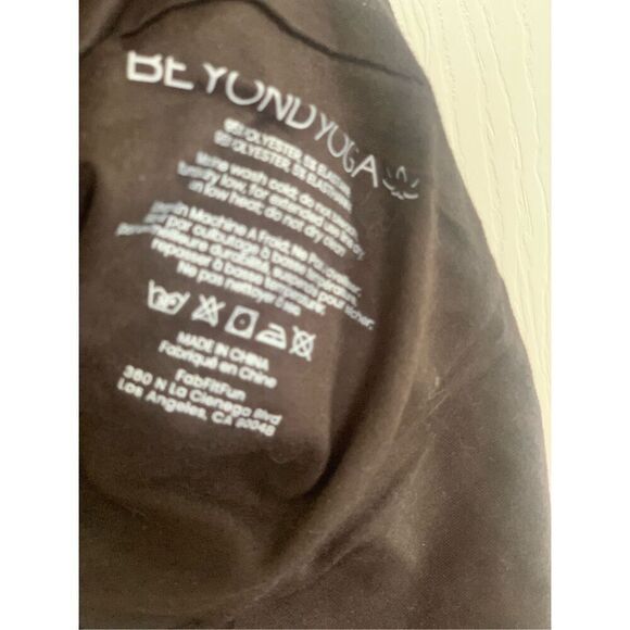 Beyond Yoga Black Infinity Scarf with Hidden Zipper Pocket - New with Tags - Picture 3 of 4